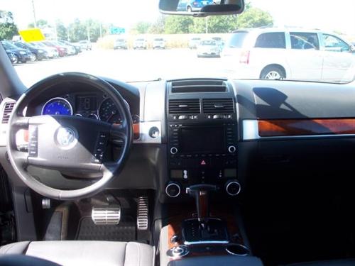 Volkswagen Touareg 2004 photo 2