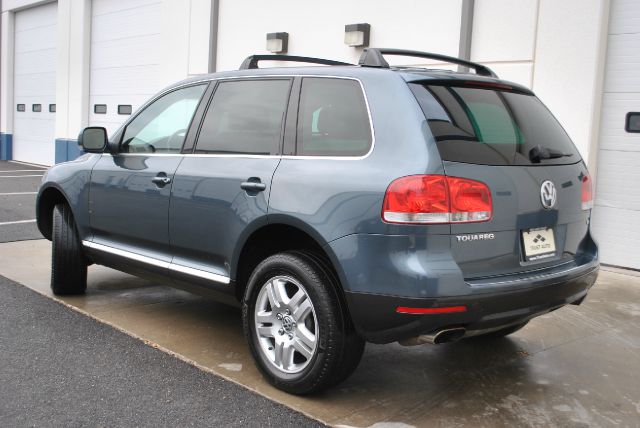Volkswagen Touareg 2004 photo 1