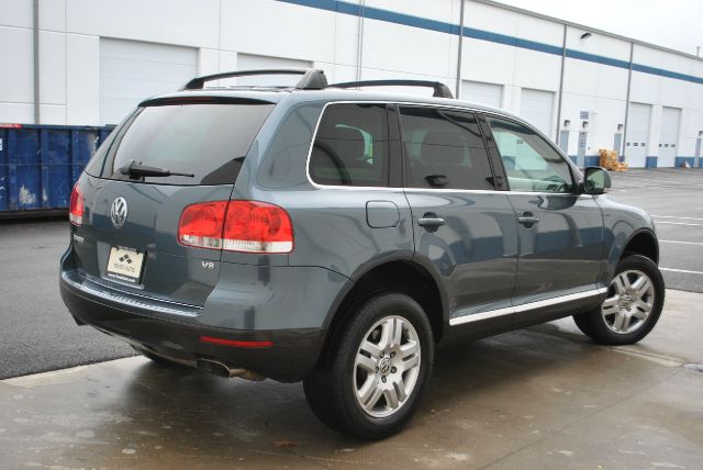 Volkswagen Touareg 2004 photo 2