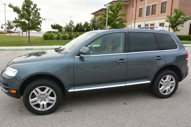 Volkswagen Touareg 2004 photo 1