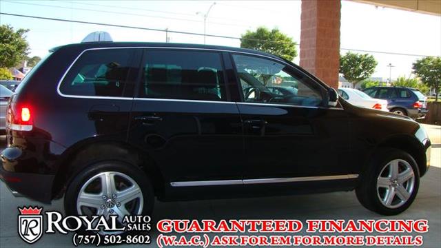 Volkswagen Touareg SE-R SUV