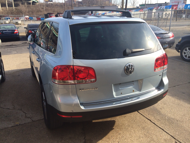 Volkswagen Touareg 2004 photo 1