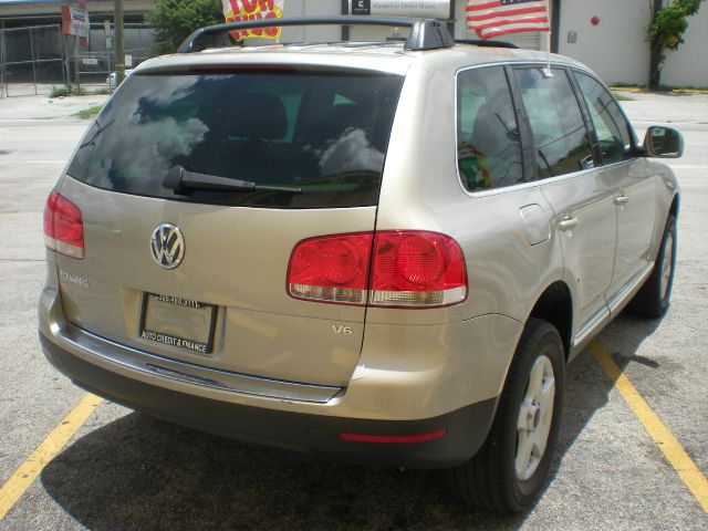Volkswagen Touareg 2004 photo 22