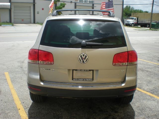 Volkswagen Touareg 2004 photo 28