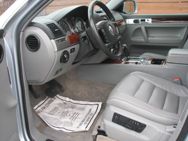 Volkswagen Touareg 2004 photo 1