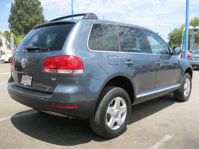 Volkswagen Touareg 2004 photo 2