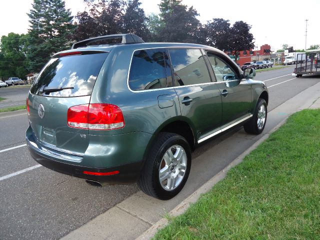 Volkswagen Touareg 2004 photo 1