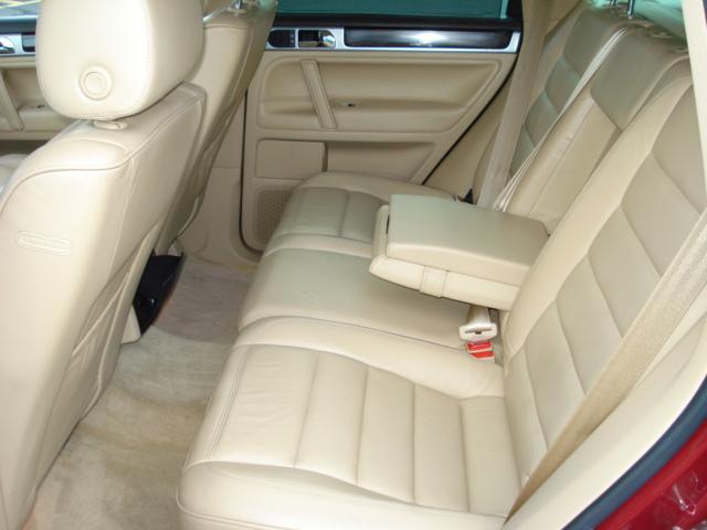 Volkswagen Touareg 2004 photo 1