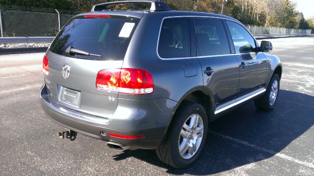 Volkswagen Touareg 2004 photo 1
