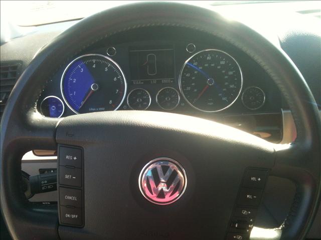 Volkswagen Touareg 2004 photo 2