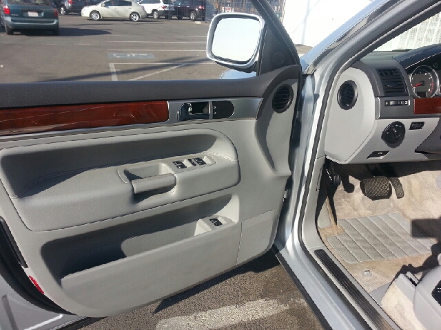 Volkswagen Touareg 2005 photo 2