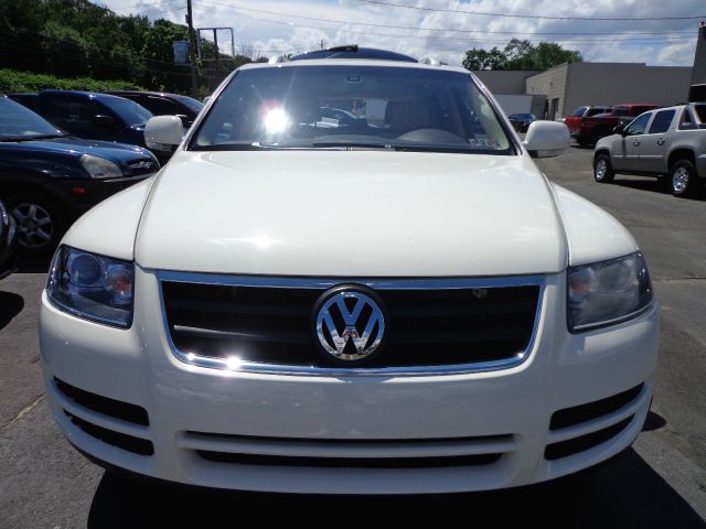 Volkswagen Touareg Red Line SUV