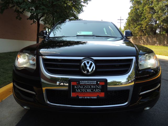 Volkswagen Touareg 2010 photo 1