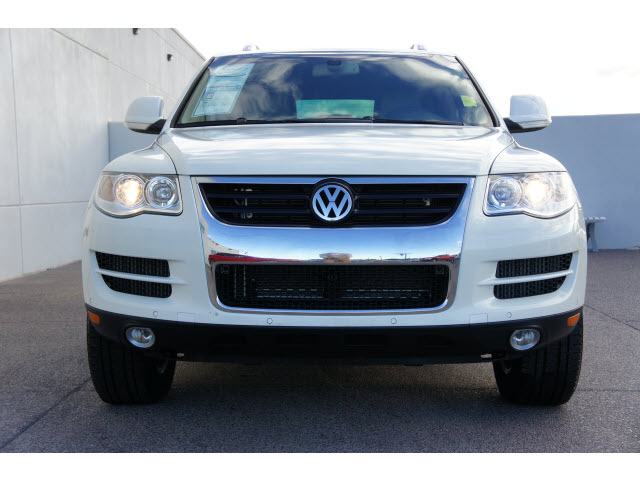 Volkswagen Touareg 2010 photo 1