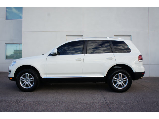 Volkswagen Touareg 2010 photo 2