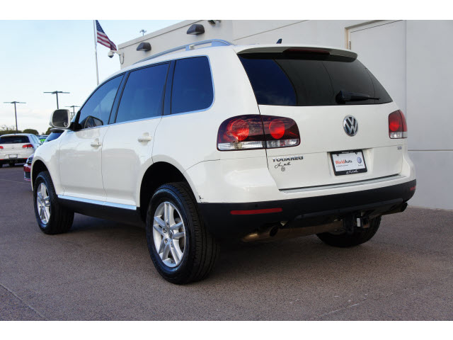 Volkswagen Touareg 2010 photo 3