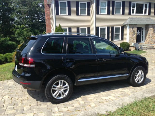 Volkswagen Touareg 2010 photo 2