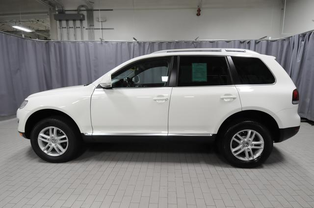 Volkswagen Touareg 2010 photo 1