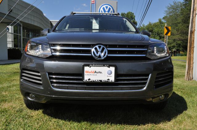 Volkswagen Touareg 2011 photo 1