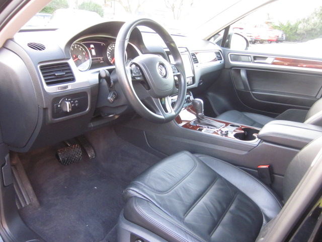 Volkswagen Touareg 2011 photo 3