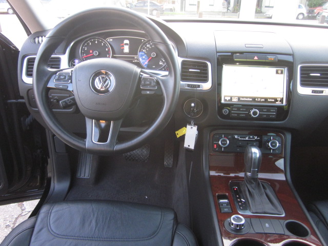 Volkswagen Touareg 2011 photo 5