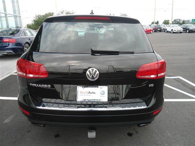 Volkswagen Touareg 2011 photo 2