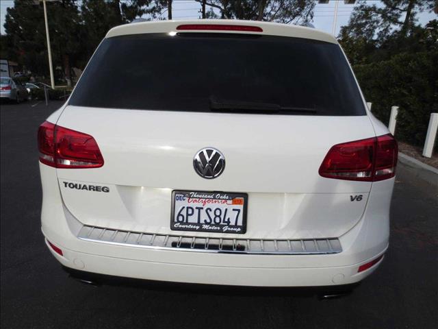 Volkswagen Touareg 2011 photo 2