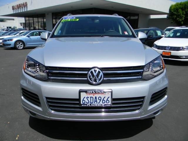 Volkswagen Touareg 2011 photo 1