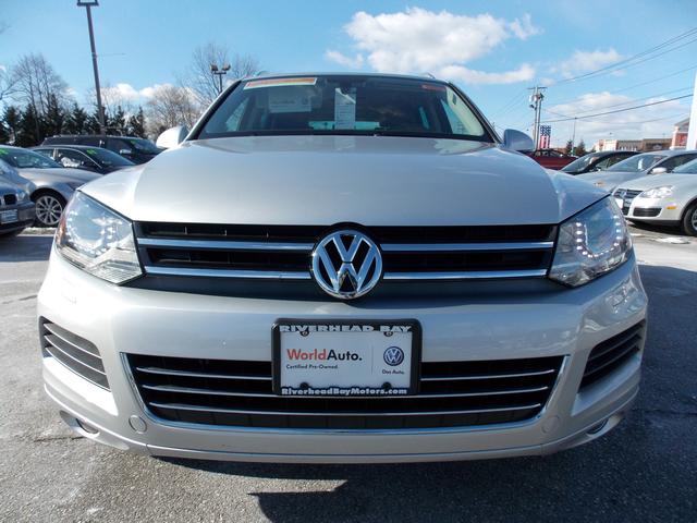 Volkswagen Touareg 2011 photo 2