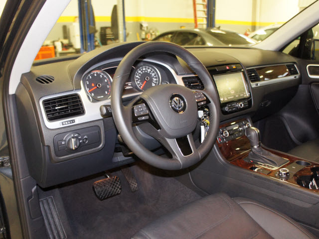 Volkswagen Touareg LT 4WD Unspecified