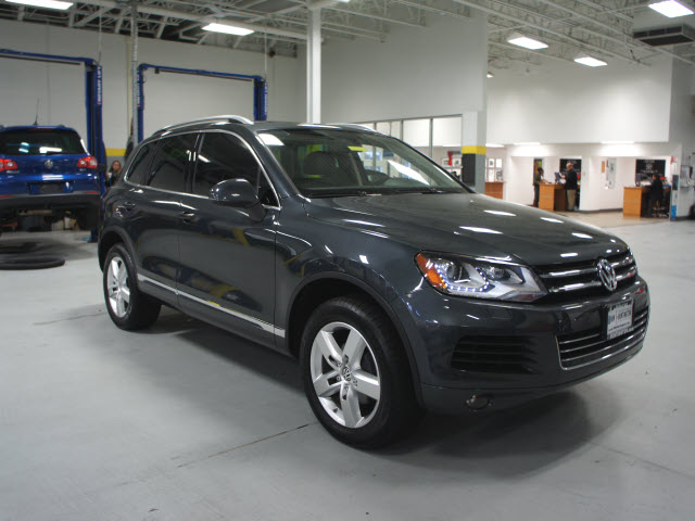 Volkswagen Touareg 2012 photo 5