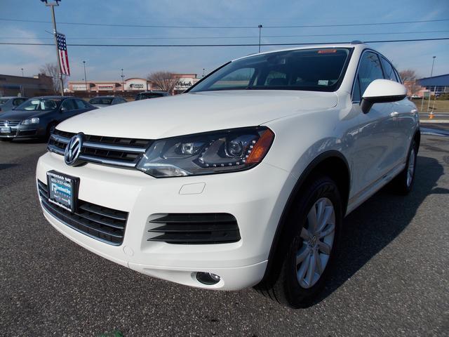 Volkswagen Touareg 2012 photo 2