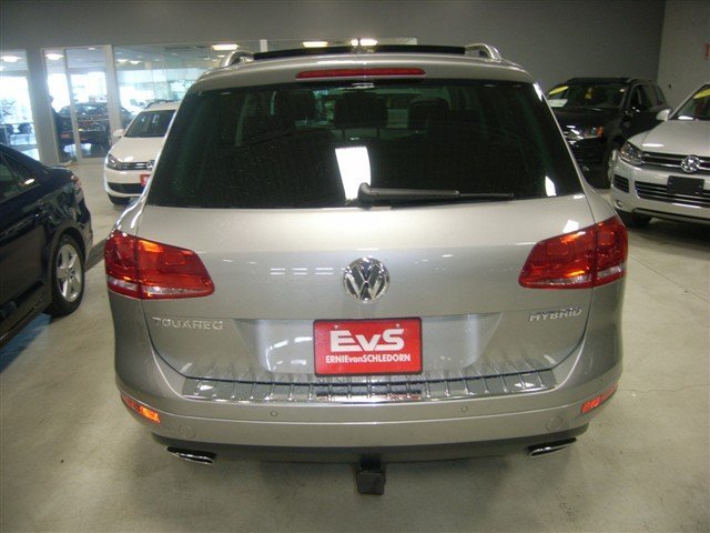 Volkswagen Touareg 2012 photo 1