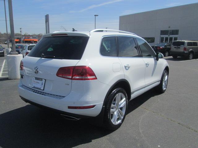 Volkswagen Touareg LT 4WD Unspecified