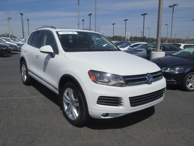 Volkswagen Touareg 2012 photo 1
