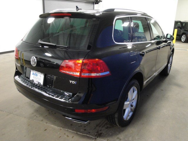 Volkswagen Touareg 2012 photo 3