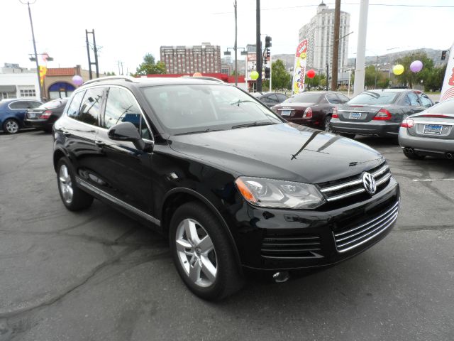 Volkswagen Touareg 2012 photo 2
