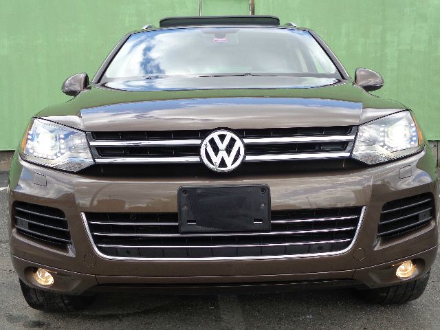Volkswagen Touareg 2012 photo 3