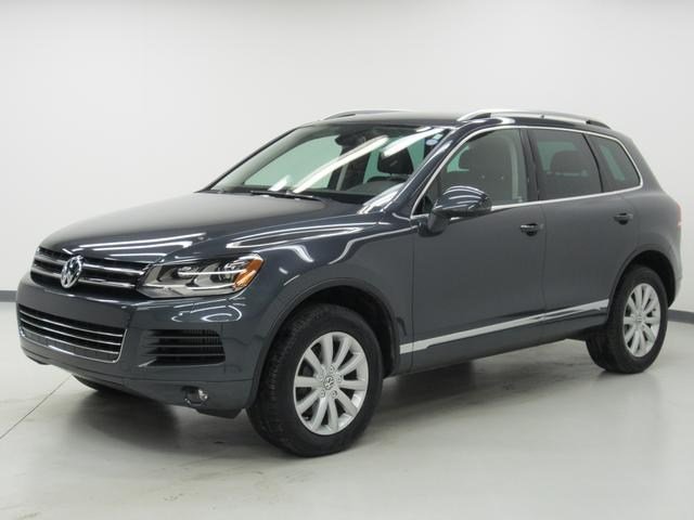 Volkswagen Touareg 2012 photo 2
