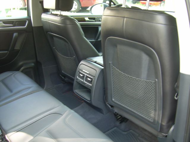 Volkswagen Touareg 2012 photo 10