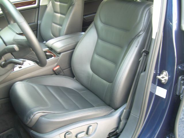 Volkswagen Touareg 2012 photo 30