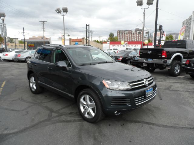 Volkswagen Touareg LT1 SUV