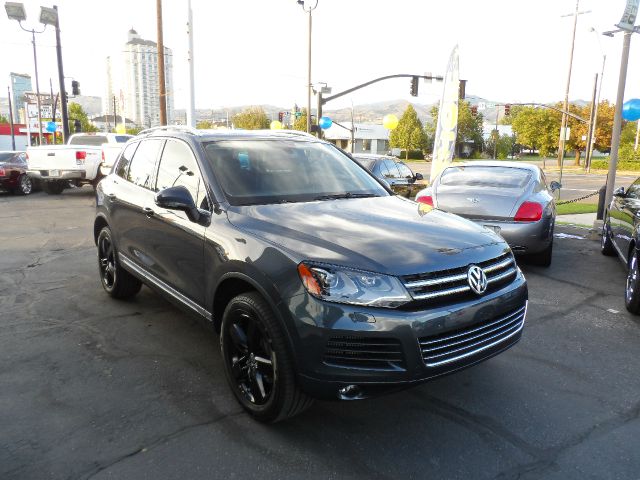 Volkswagen Touareg 2013 photo 1