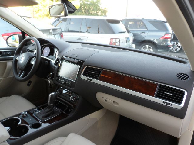 Volkswagen Touareg 2013 photo 12