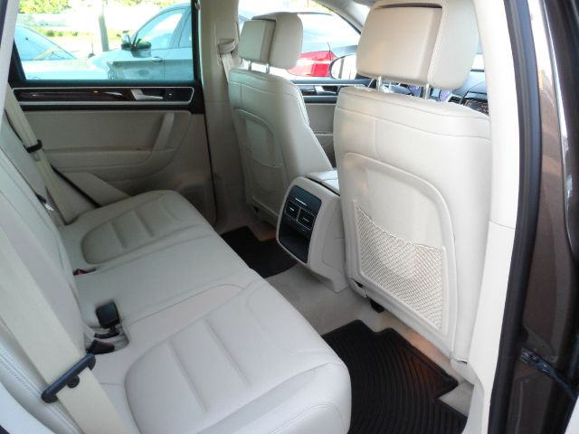Volkswagen Touareg 2013 photo 13
