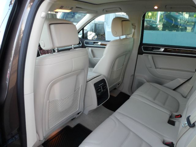 Volkswagen Touareg 2013 photo 16