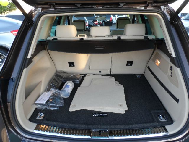 Volkswagen Touareg 2013 photo 17