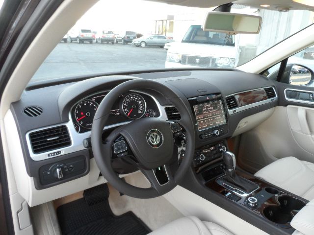 Volkswagen Touareg 2013 photo 18