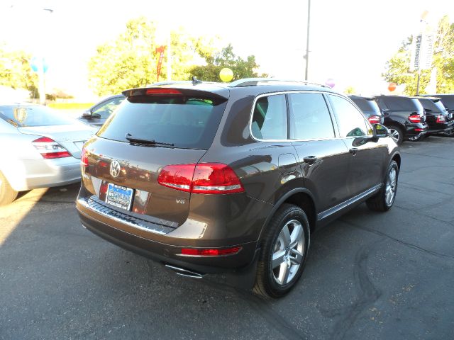 Volkswagen Touareg 2013 photo 2