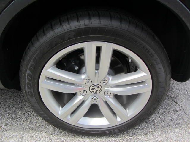 Volkswagen Touareg 2013 photo 23